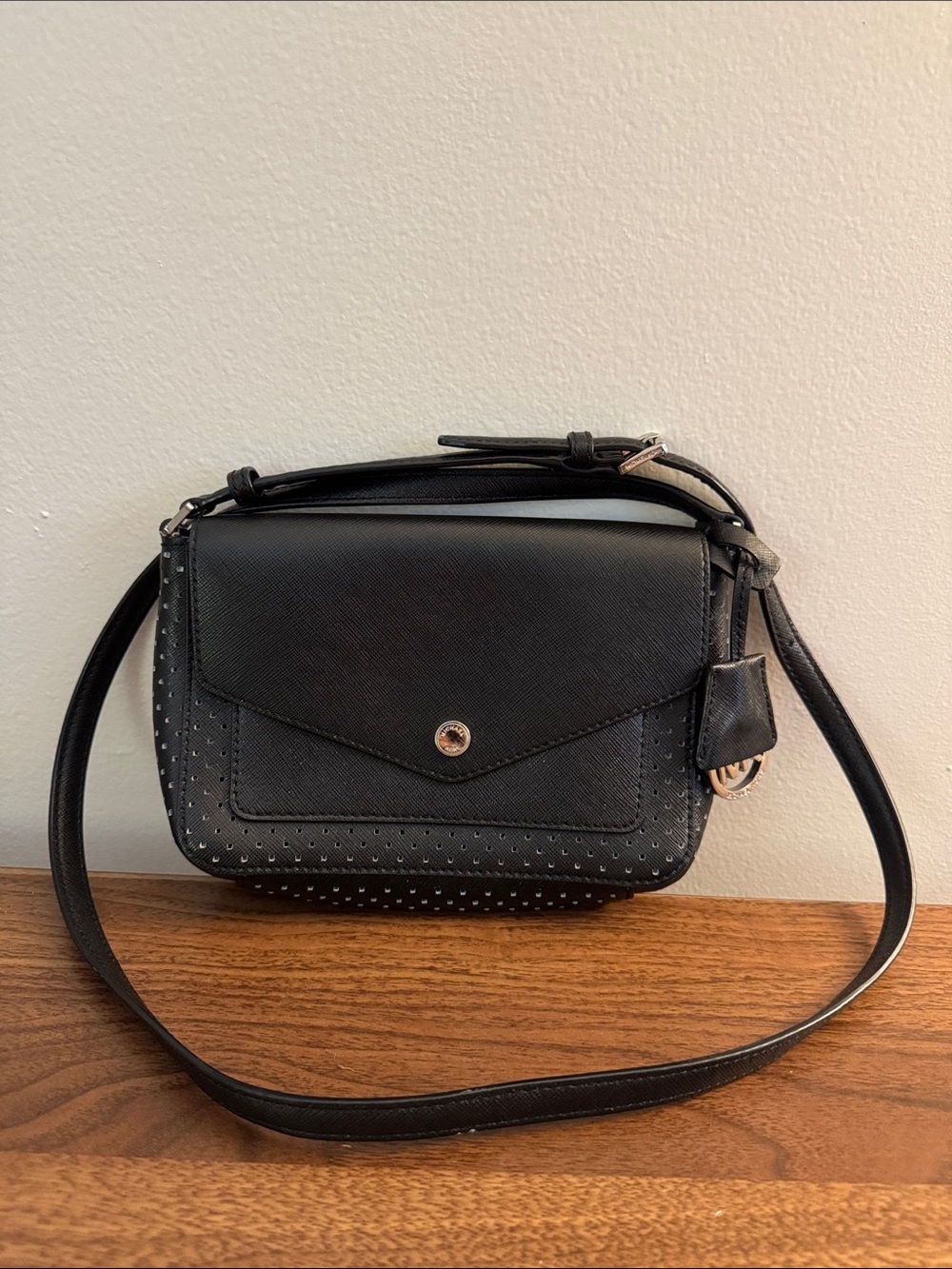 Michael Kors Greenwich Small Flap Crossbody Bag Messenger Purse Logo Black